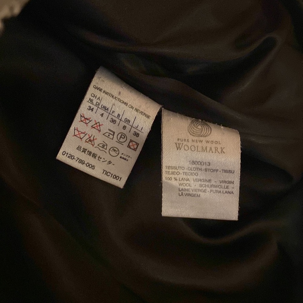 MaxMara Elegant Black Long Coat - Picture 6 of 8